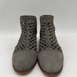Vince Camuto Suede Cutout Booties Women's Size 8M Greystone Block Heel Western